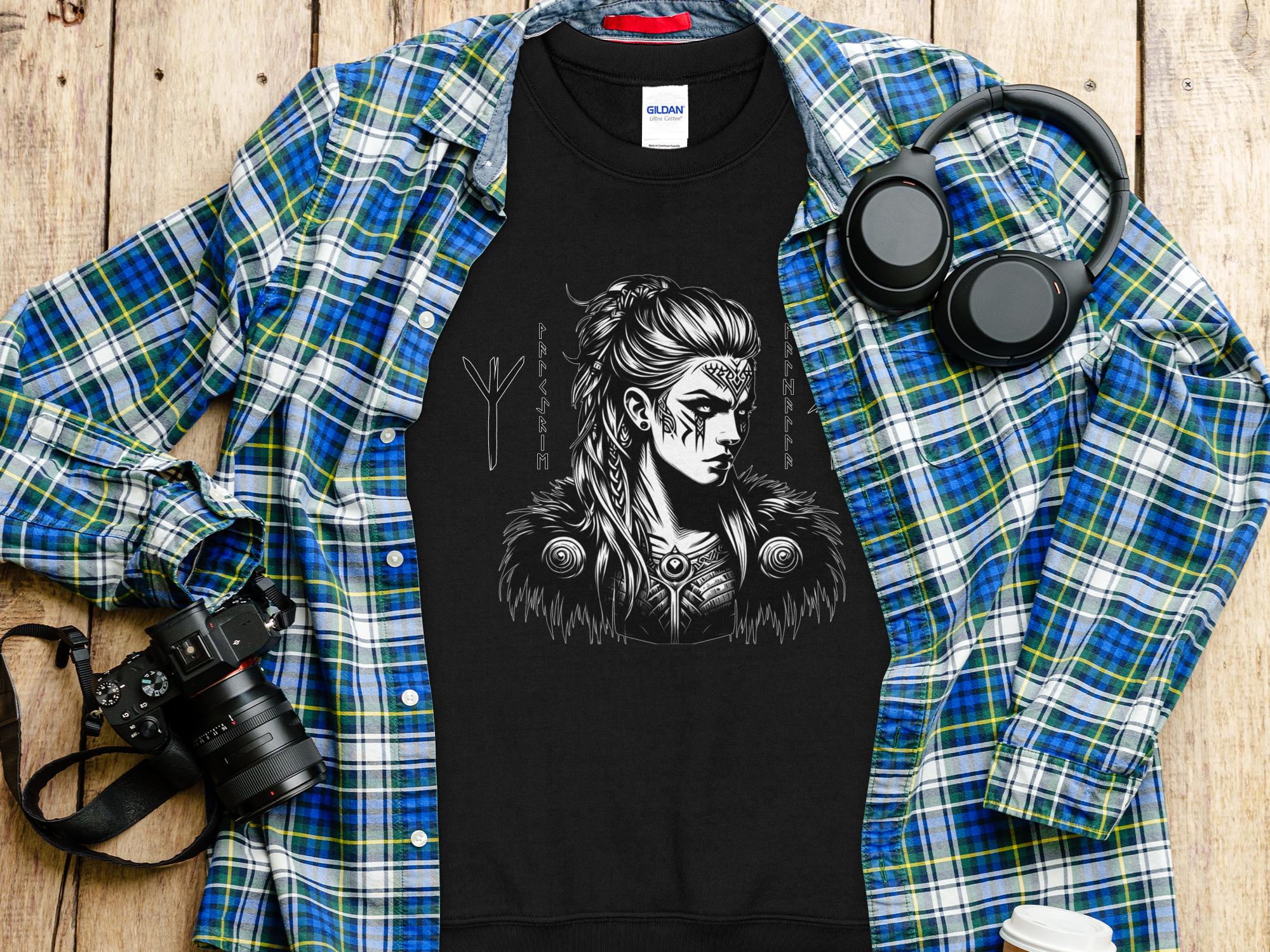 Viking Shield Maiden - Coloured Gildan Sweatshirt Realistic Norse Talisman Men Women Unisex Valhalla Tee Graphic Design