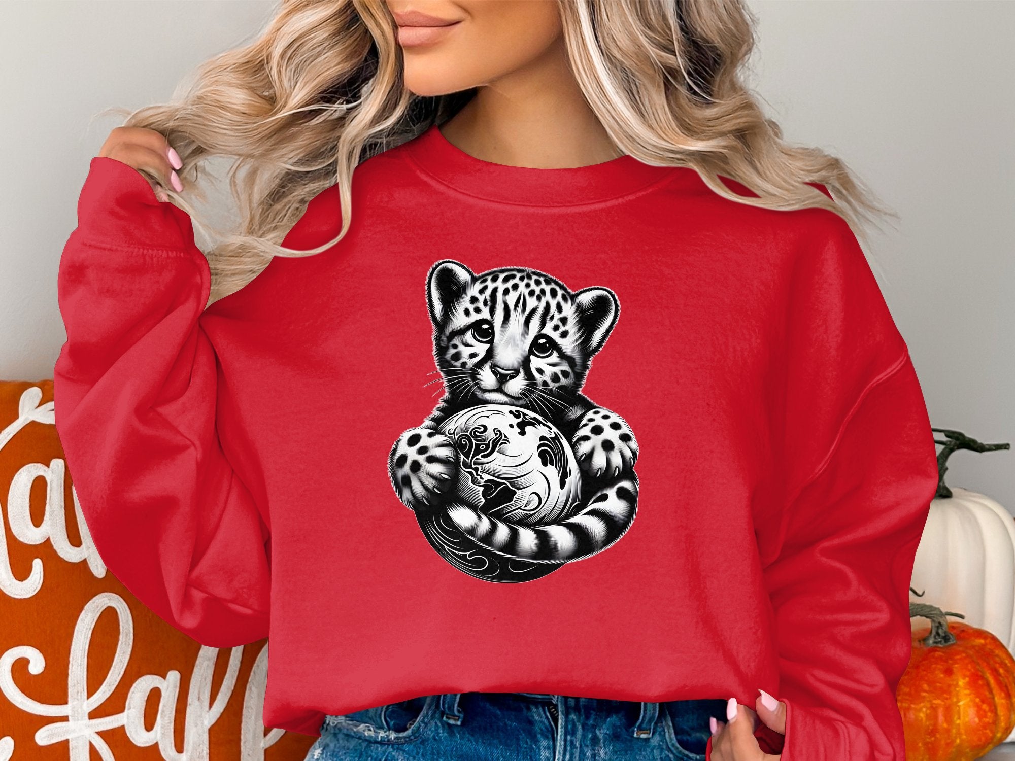 Cheetah World - Coloured Gildan Sweatshirt Realistic Animal Talisman Unisex Cute Tee Graphic Design