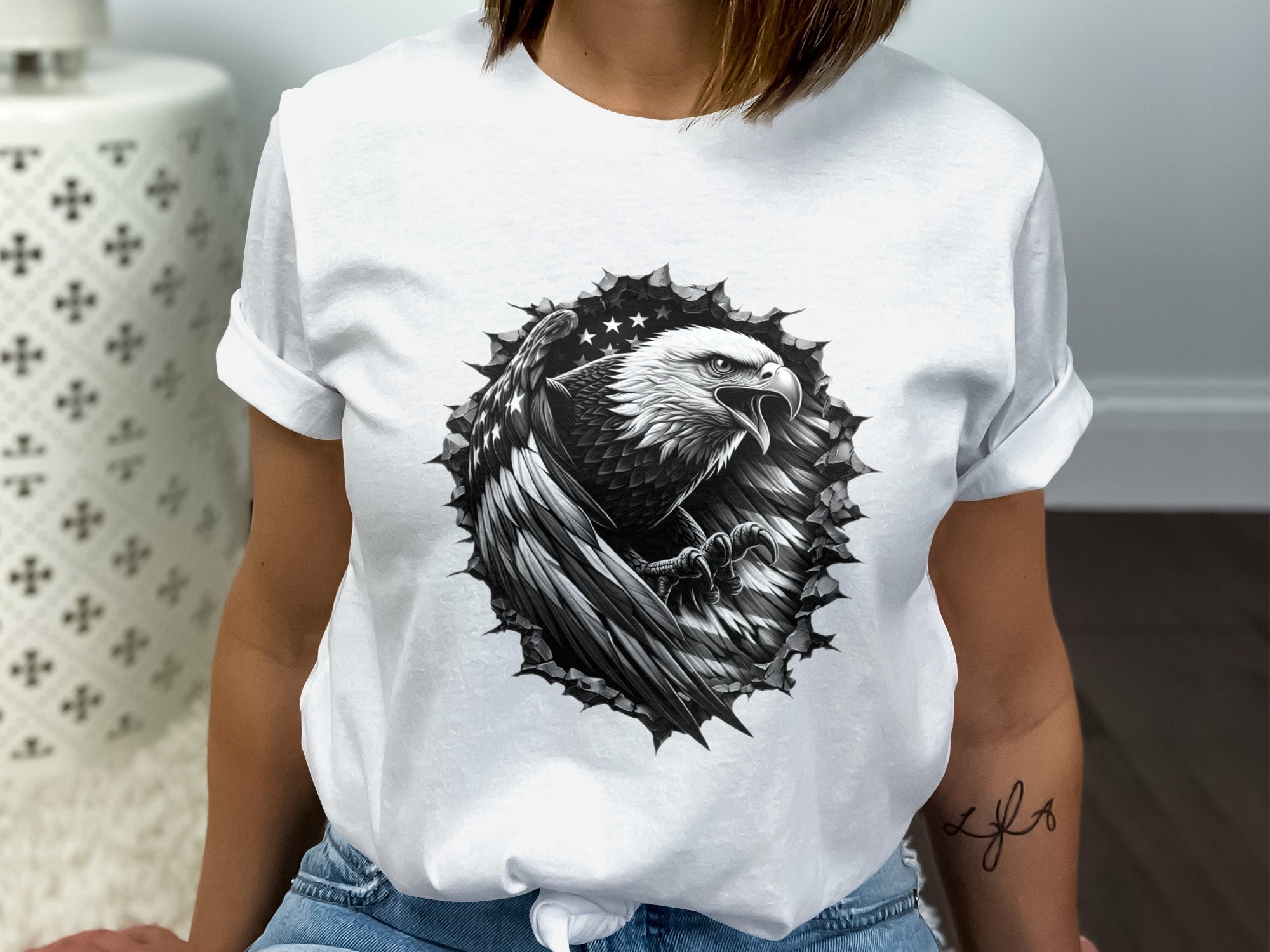 Eagle Patriot - Coloured Gildan T-Shirt Realistic Animal Talisman Unisex Tee Graphic Design