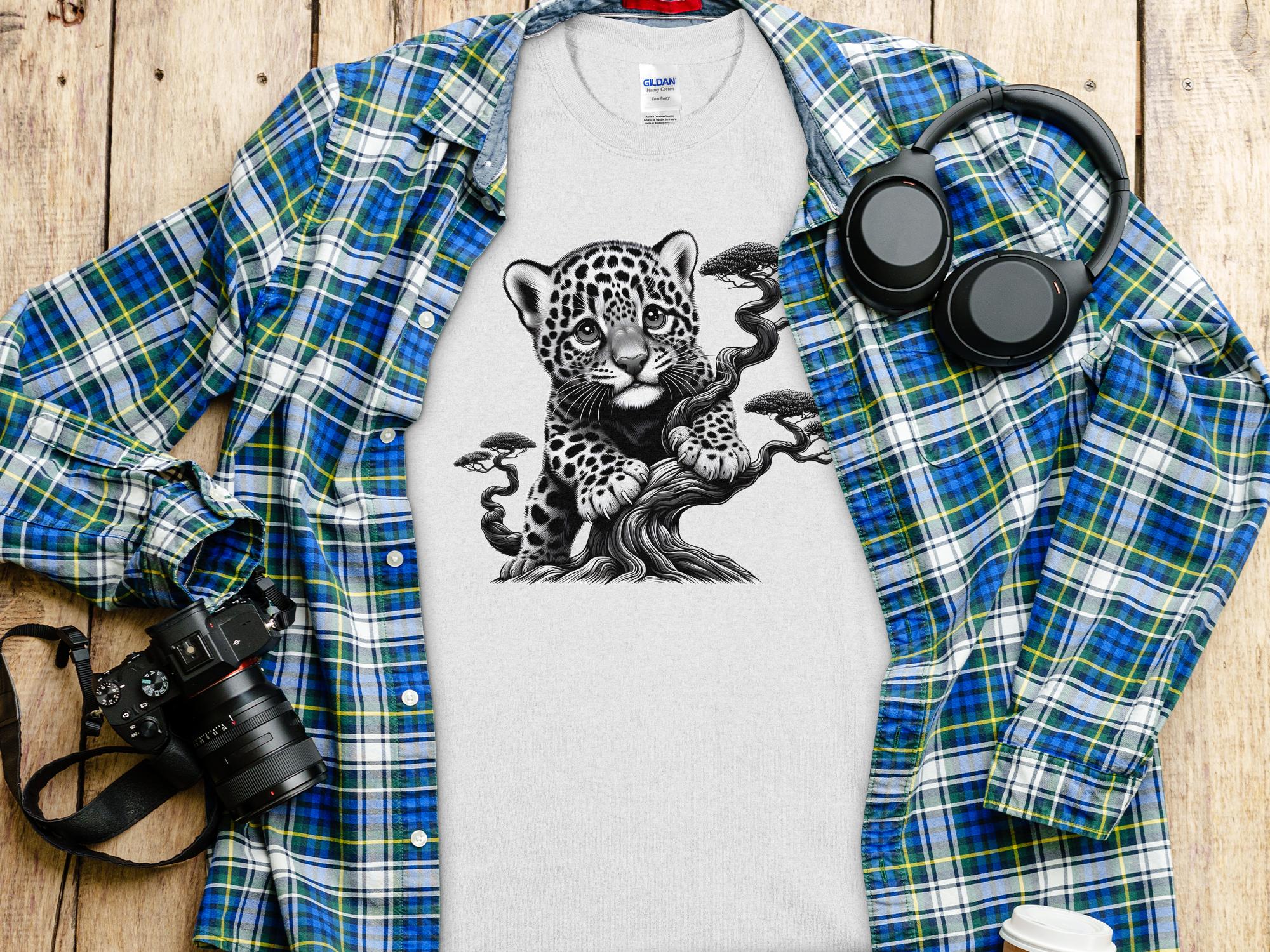 Leopard Bonsai - Coloured Gildan T-Shirt Realistic Animal Talisman Unisex Cute Tee Graphic Design