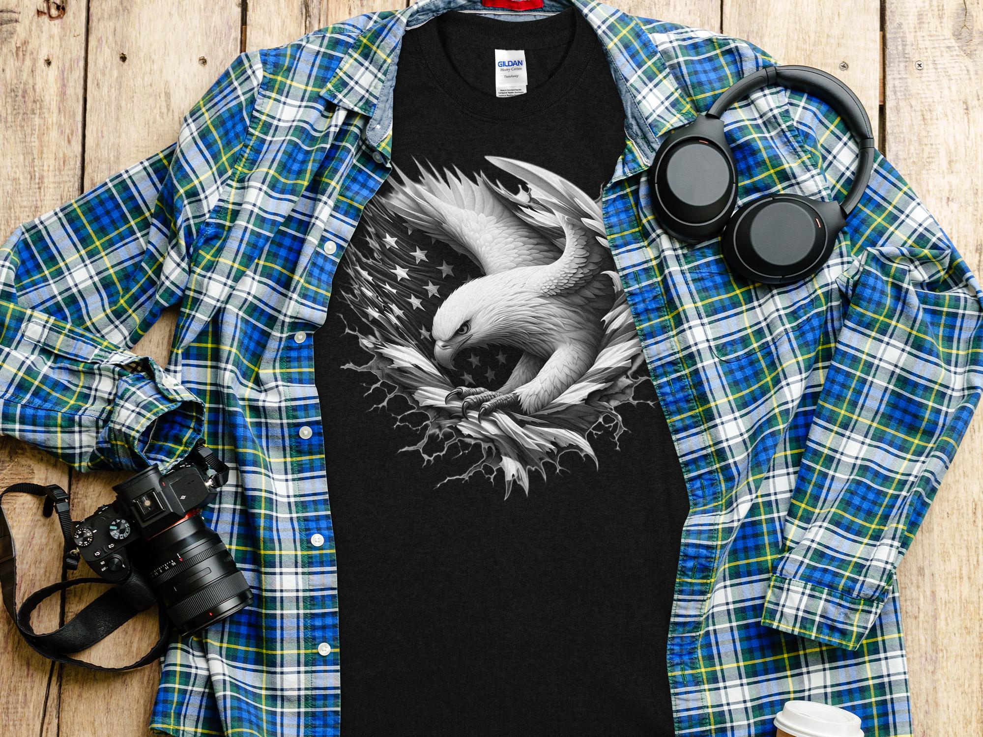 Eagle Patriot - Coloured Gildan T-Shirt Realistic Animal Talisman Unisex Tee Graphic Design