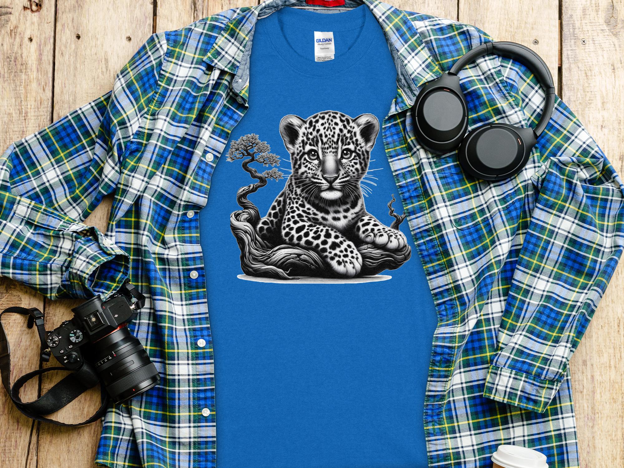 Leopard Bonsai - Coloured Gildan T-Shirt Realistic Animal Talisman Unisex Cute Tee Graphic Design