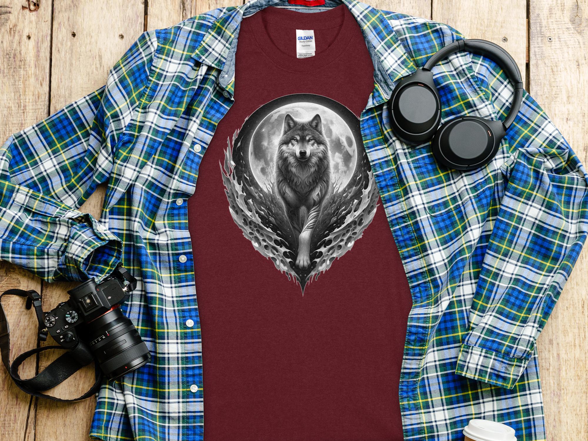 Moon Wolf - Coloured Gildan T-Shirt Realistic Animal Talisman Unisex Mythology Tee Graphic Design