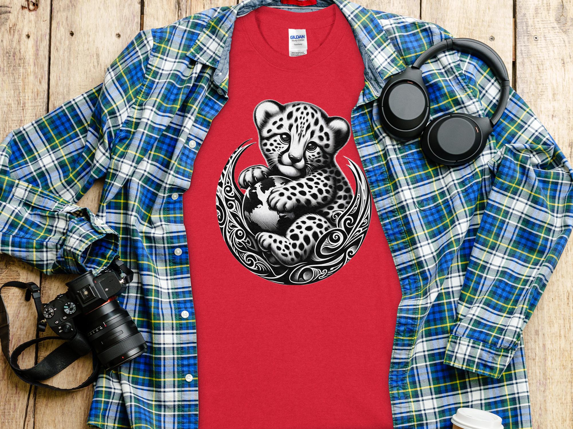 Cheetah World - Coloured Gildan T-Shirt Realistic Animal Talisman Unisex Cute Tee Graphic Design