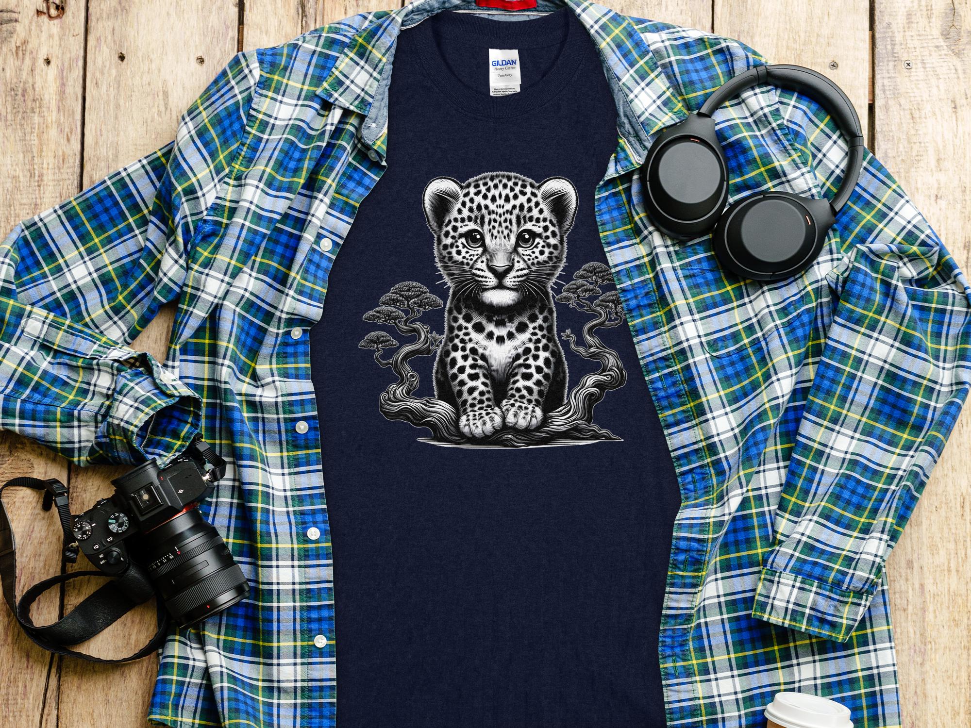 Leopard Bonsai - Coloured Gildan T-Shirt Realistic Animal Talisman Unisex Cute Tee Graphic Design