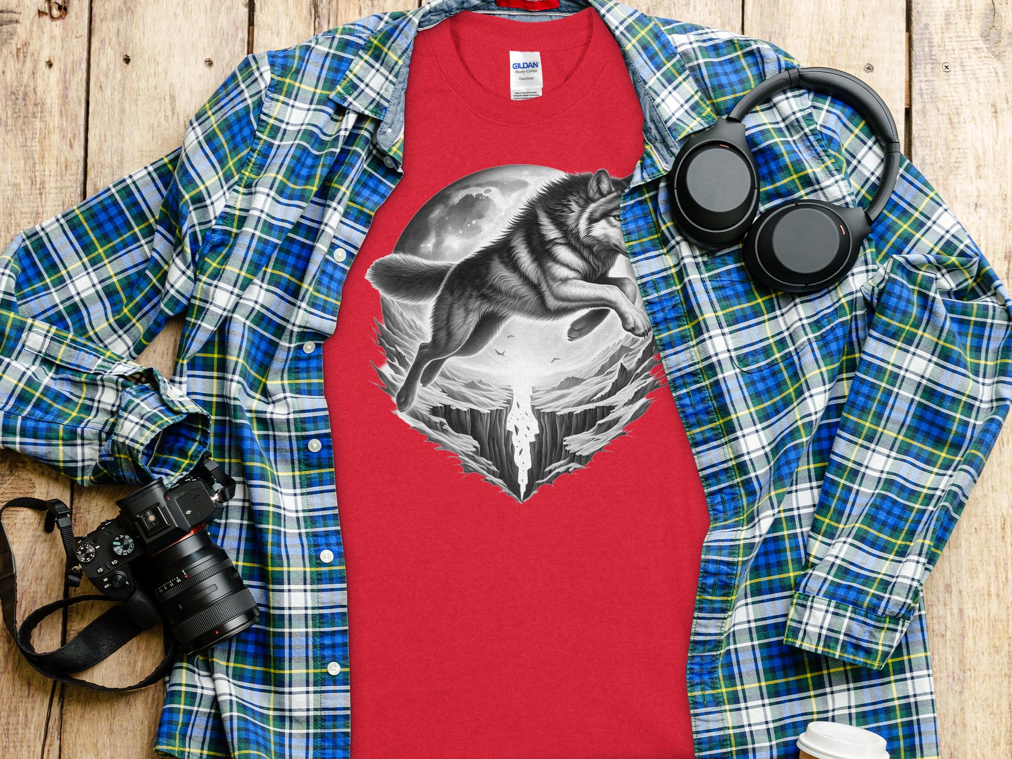 Moon Wolf - Coloured Gildan T-Shirt Realistic Animal Talisman Unisex Mythology Tee Graphic Design